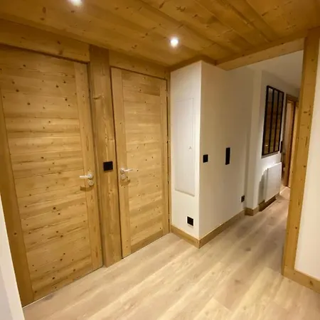 L'etesy, Pied Des Pistes Et * Montgenevre